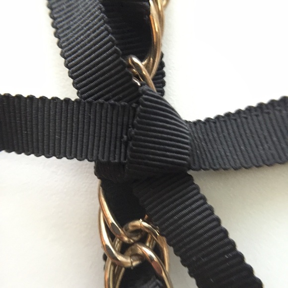 Gorgeous flower pendant necklace - Picture 5 of 8